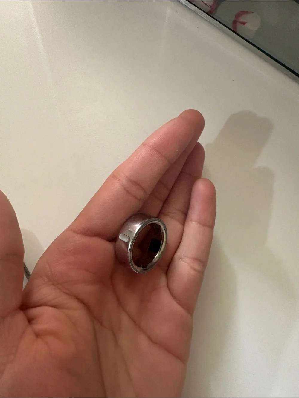 Oura Smart Ring Dock Charger in Silver